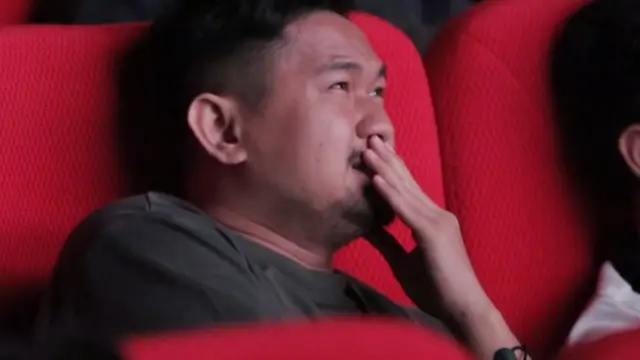 Reaksi penonton film Miracle In Cell No. 7 di Bandung. (Foto: Dok. Falcon Pictures)