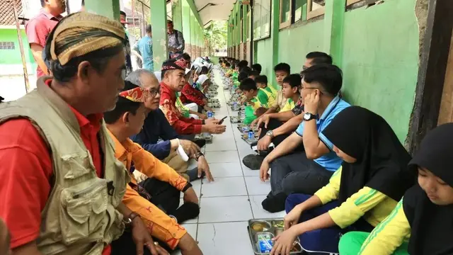 Pj Wali Kota Tarakan Melihat Uji Coba Makan Siang Gratis di Sukabumi