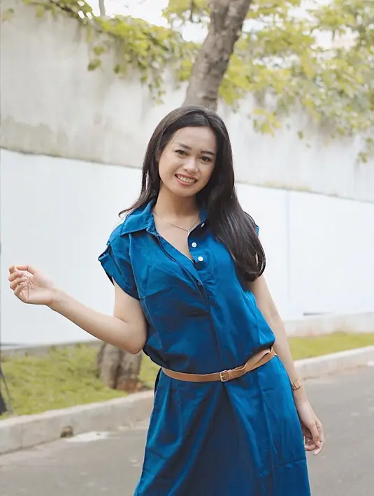 Ulfi Damayanti lebih percaya diri ketika menjadi model. Itu terlihat dirinya sangat pintar menggerak tubuhnya ketika berfoto. (Liputan6.com/ulfidmy)