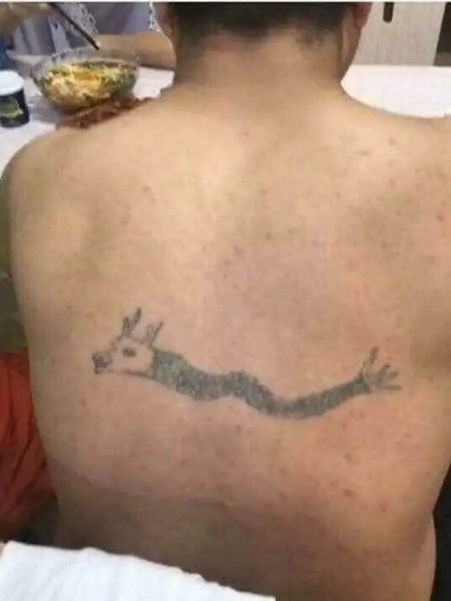 6 Tato di Punggung Ini Gagal Estetik, Nyelenehnya Bikin Tepuk Jidat