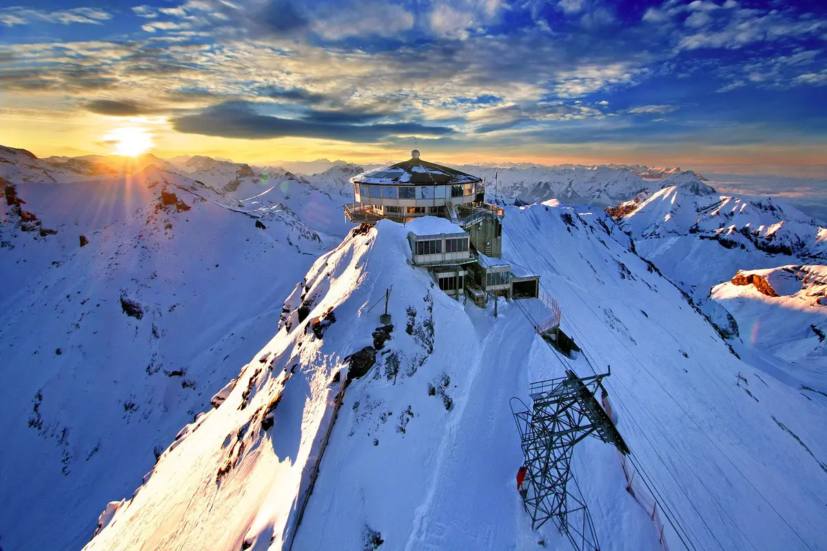 Wisata Swiss