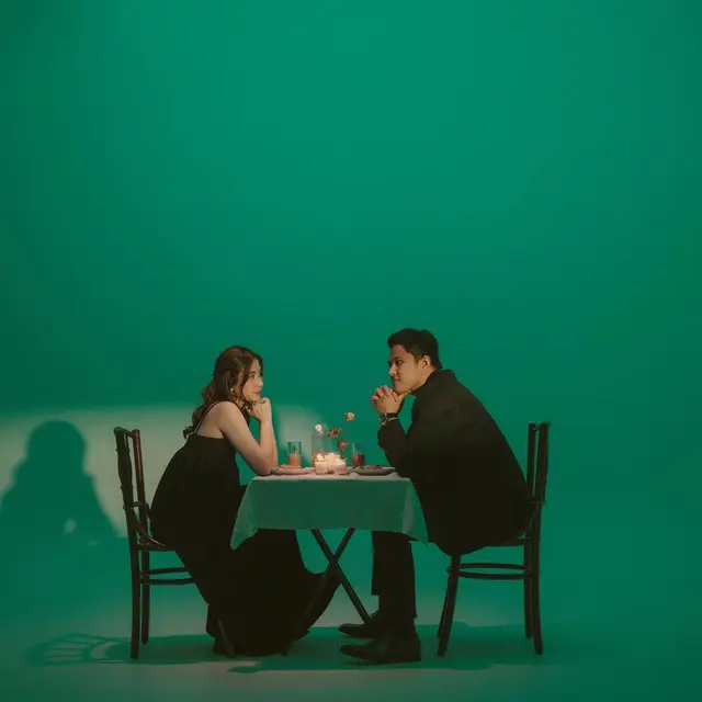7 Gaya Prewedding Ashilla Zee Eks Blink dan Kekasih, Serasi Bertema La La Land