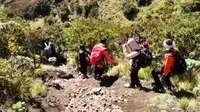 Pencarian pendaki hilang di Gunung Lawu. (Dian Kurniawan/Liputan6.com)