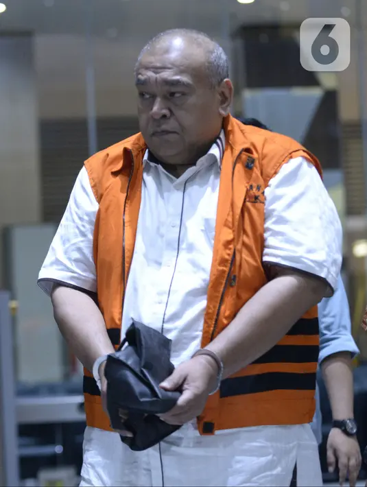Kontraktor, Muhammad Yamin Kahar usai menjalani pemeriksaan penyidik di Gedung KPK, Jakarta, Rabu (22/01/2020). Yamin Kahar resmi ditahan untuk mempermudah pemeriksaan terkait suap proyek Jembatan dan pembangunan Masjid Solok senilai Rp 69,8 miliar. (merdeka.com/Dwi Narwoko)