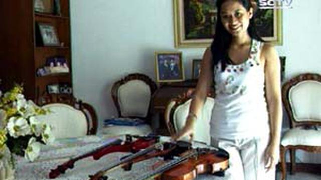 Maylaffayza Di Antara Biola Showbiz Liputan6 Com