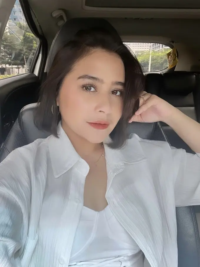 Potret Tampilan Prilly Latuconsina Fresh dengan Rambut Pendek
