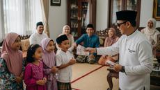 Hukum Bagi-Bagi THR saat Lebaran Menurut Islam, Pahami Etika dan Adab