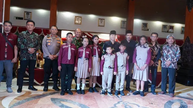 Bupati Trenggalek, Mochammad Nur Arifin melaunching branding baru daerahnya "TGX Southern Paradise" di Pendopo Manggala Praja Nugraha. (Istimewa)