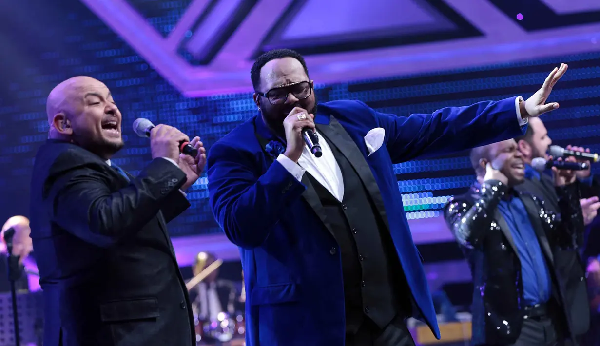 Di Tanah Air, para personel All 4 One ini penasaran dengan masakan khas Indonesia. "Saya sangat ingin mencoba nasi goreng," tutur Jones di Bandara Soekarno Hatta, Cengkareng, Tangerang, Senin (9/1/2017). (Deki Prayoga/Bintang.com)