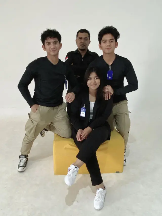 6 Potret Kedekatan Rizki D'ACademy dan Aryaningrat, Wanita yang Sempat Bikin Heboh