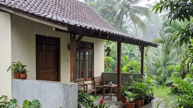 Tambahkan Dinding Rendah atau Pagar di Sisi Teras