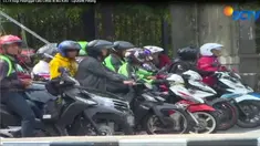 Para pelanggar lalin yang terpantau akan langsung diperingatkan lewat pengeras suara yang dikendalikan di ruang Network Operation Center.