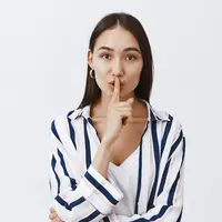 ilustrasi perempuan diam/copyright Shutterstock