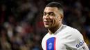 Pemain Paris Saint-Germain (PSG), Kylian Mbappe, saat melawan Stade Rennais FC pada laga Liga Prancis di Stadion Roazhon Park (15/1/2023). Kylian Mbappe menempati posisi teratas sebagai pemain muda paling berharga di dunia. Nilai harga bomber PSG berusia 24 tahun itu mencapai 180 juta pounds. (AFP/Loic Venance)