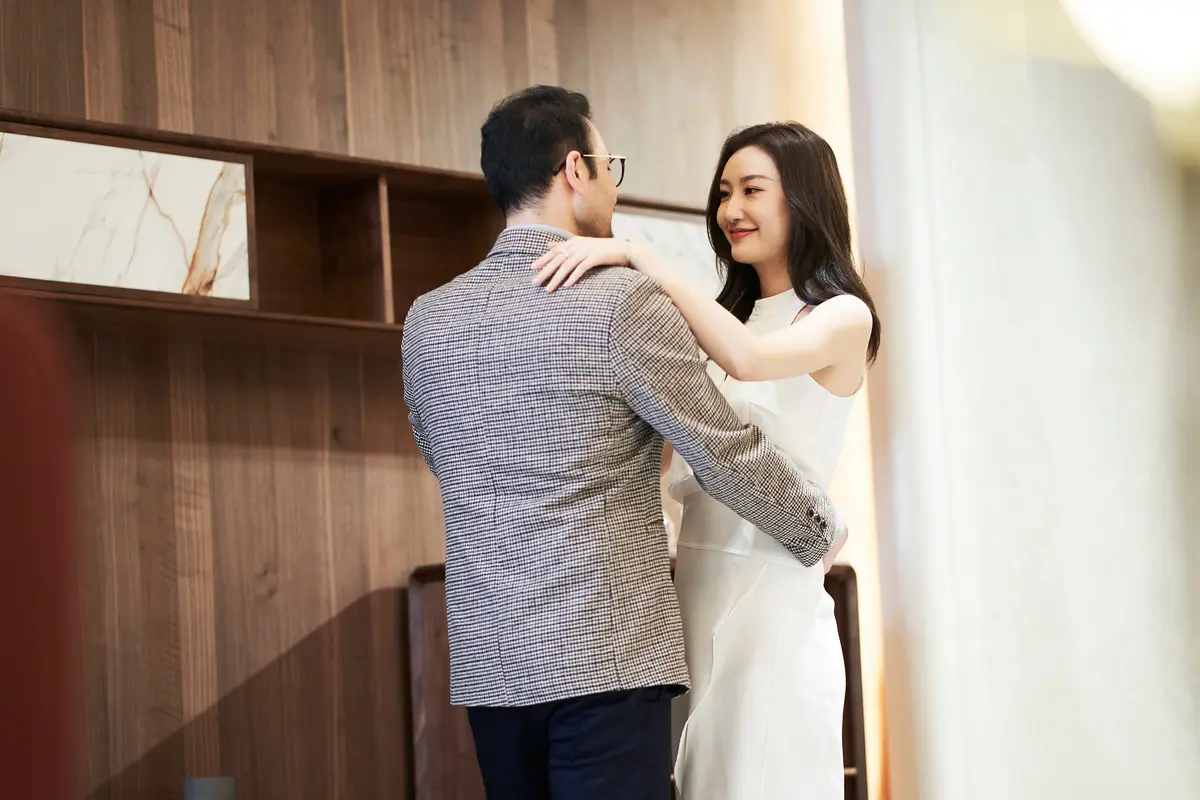 perempuan dan pasangan dance