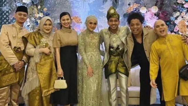 6 Momen Pernikahan Wafda dan Dokter Gigi, Gabungkan Budaya Tradisional dan Modern