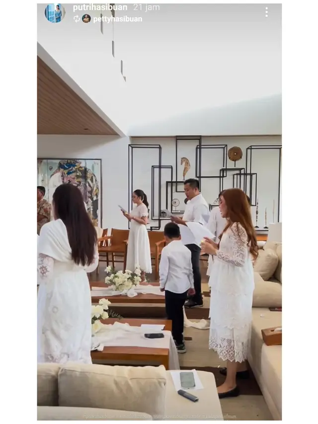 7 Potret Jessica Mila Rayakan Natal Bersama Keluarga Besar Hasibuan, Serba Putih