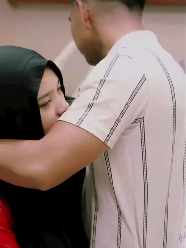 Potret Ridho DA memberi dukungan kepada Istri (Sumber: Instagram/da2_ridho dan Instagram/syifaaef)