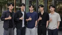 Cara Pose Foto Bersama Teman biar Nggak Kaku dan Tetap Aesthetic, Anti Mati Gaya