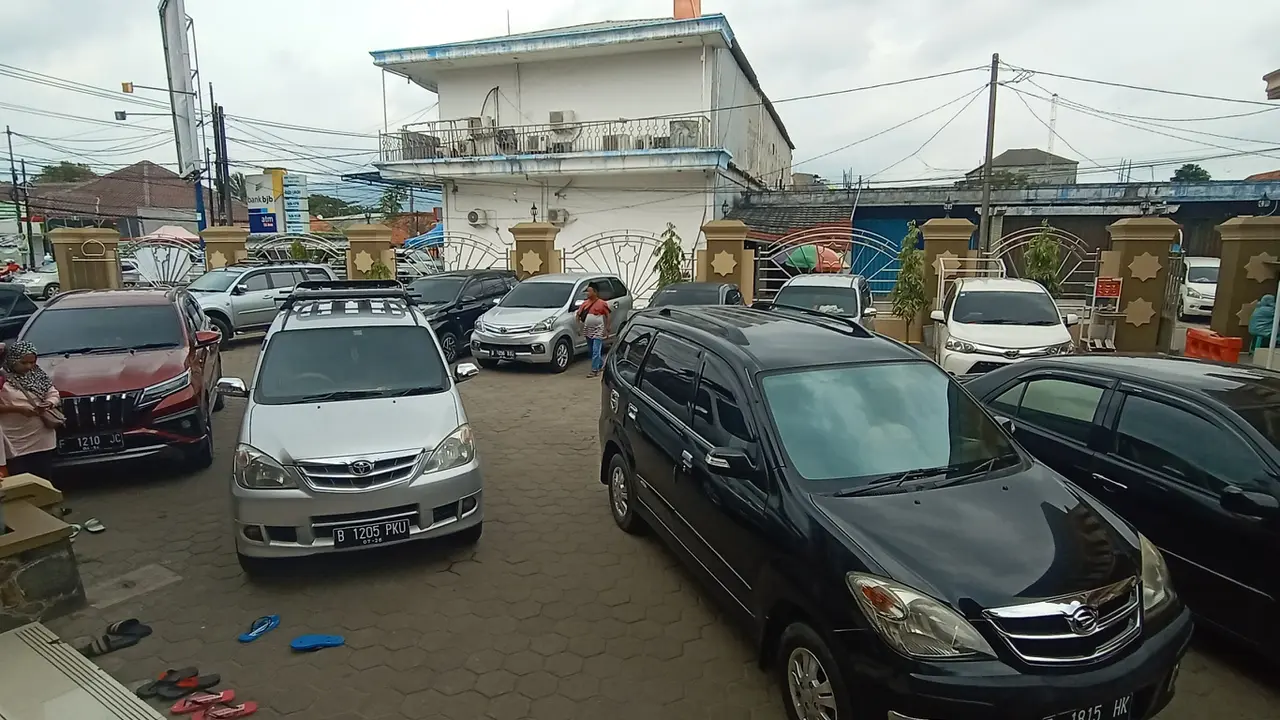 Suasana Wisatawan yang Hendak Menuju Anyer