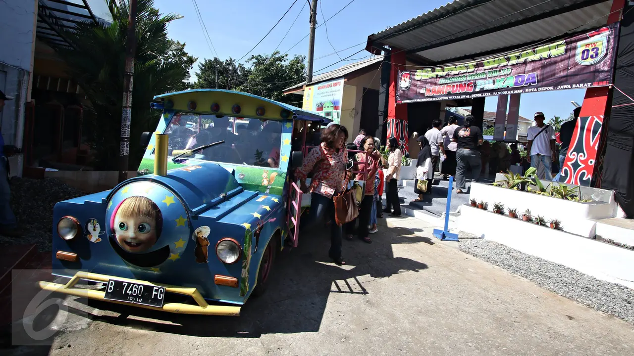 20151209-Unik, Coblos di TPS Ini Diantar Odong-odong-Depok