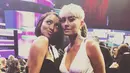 Para pecinta The Vampire Diaries pasti tahu siapa yang foto bareng Agnez Mo! Yup, Kat Graham yang memerankan karakter Bonnie Bennet. Kat sendiri