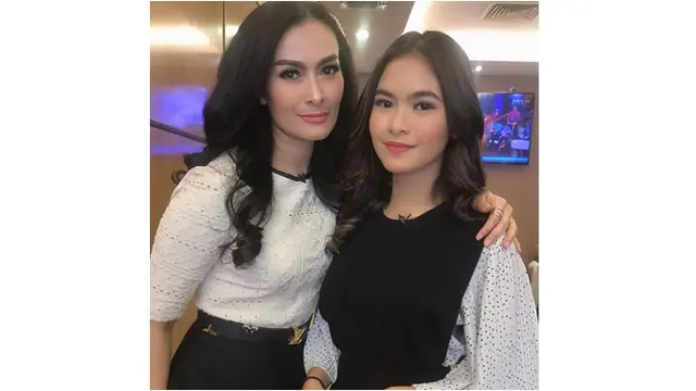 Potret Kompak Iis Dahlia dan Salshadilla Juwita (sumber: instagram/@isdadahlia)