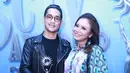 Afgansyah Reza menang sebagai Penyanyi Paling Ngetop di SCTV Awards 2016. Tak hadir di malam penganugerahan tersebut, Rossa pun yang mewakili untuk pengambilan piala. (Adrian Putra/Bintang.com)