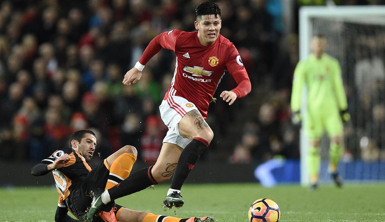 5. Marcos Rojo -  Bek asal Argentina ini berlabuh ke Old Trafford dari Sporting Lisbon pada 2014. Tidak banyak diturunkan, Rojo hanya tampil 14 kali dalam dua musim terakhir. (AFP/Oli Scarff)