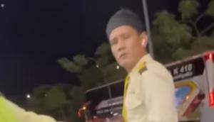 Potongan gambar video sopir bus ugal-ugalan tidak terima ditegur. (Liputan6.com/ Dok Ist)