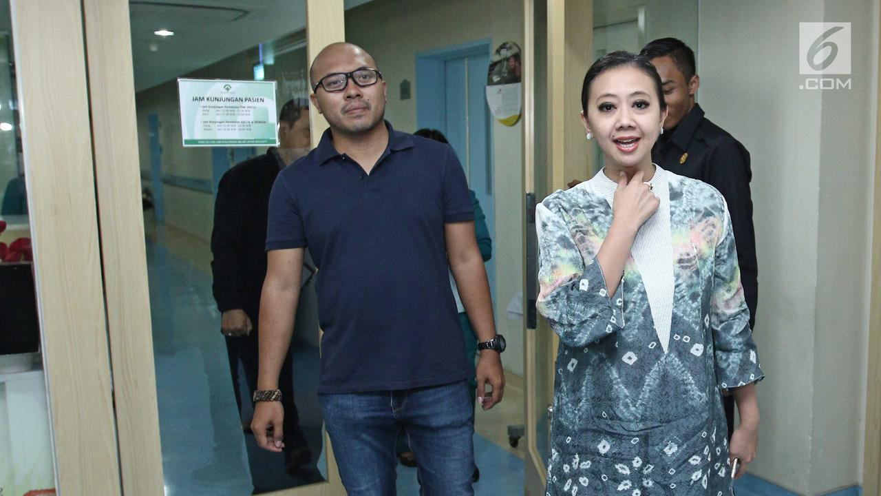 PHOTO: Usai Jalani Operasi, Anak Kedua Asri Welas Diperbolehkan Pulang