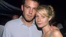 Dilansir dari USWeekly, Gwyneth bercerita bahwa ia miliki alasan untuk tidak menikahi Ben Affleck dahulu. (W Magazine)