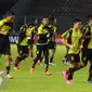 Pemain Sriwijaya berlari saat latihan uji lapangan di Stadion GBK Jakarta, Kamis (23/6/2016). Sriwijaya akan melakoni laga lanjutan Torabika Soccer Championship presented by IM3 Ooredoo kontra Persija, Jumat (24/6). (Liputan6.com/Helmi Fithriansyah)