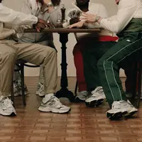 Model baru yang terinspirasi oleh seri 990 dan keunggulan lainnya yang menjadi khas dari New Balance