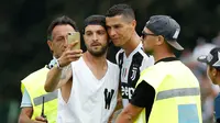 9 Kejadian Konyol yang Mengganggu Pertandingan Sepak Bola