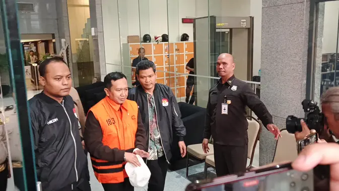 Ditahan KPK, Mahrus Diduga Suap Anwar Sadad Rp 1,5 M hingga Emas 1 Kg