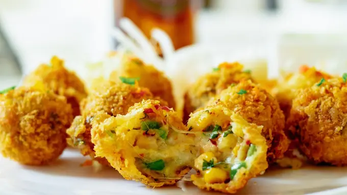 Resep Cheese Corn Ball Renyah Lumer keju jagung goreng bola