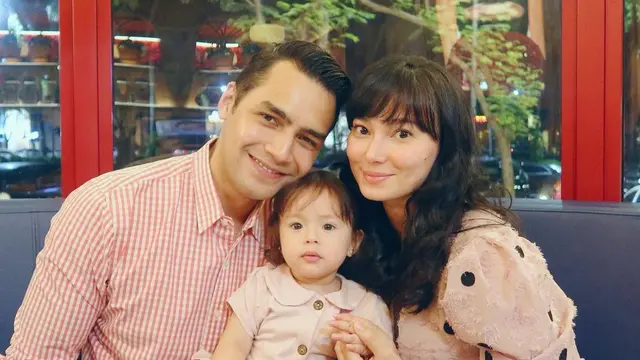 Asmirandah dan Jonas Rivanno