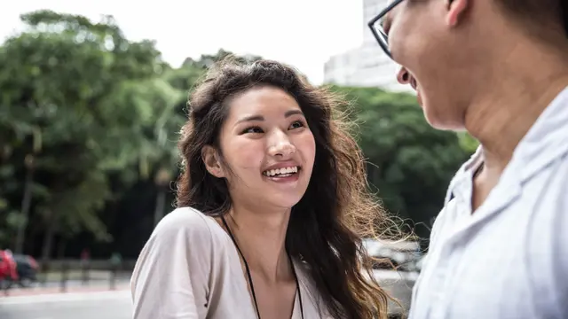 pasangan cinta romantis