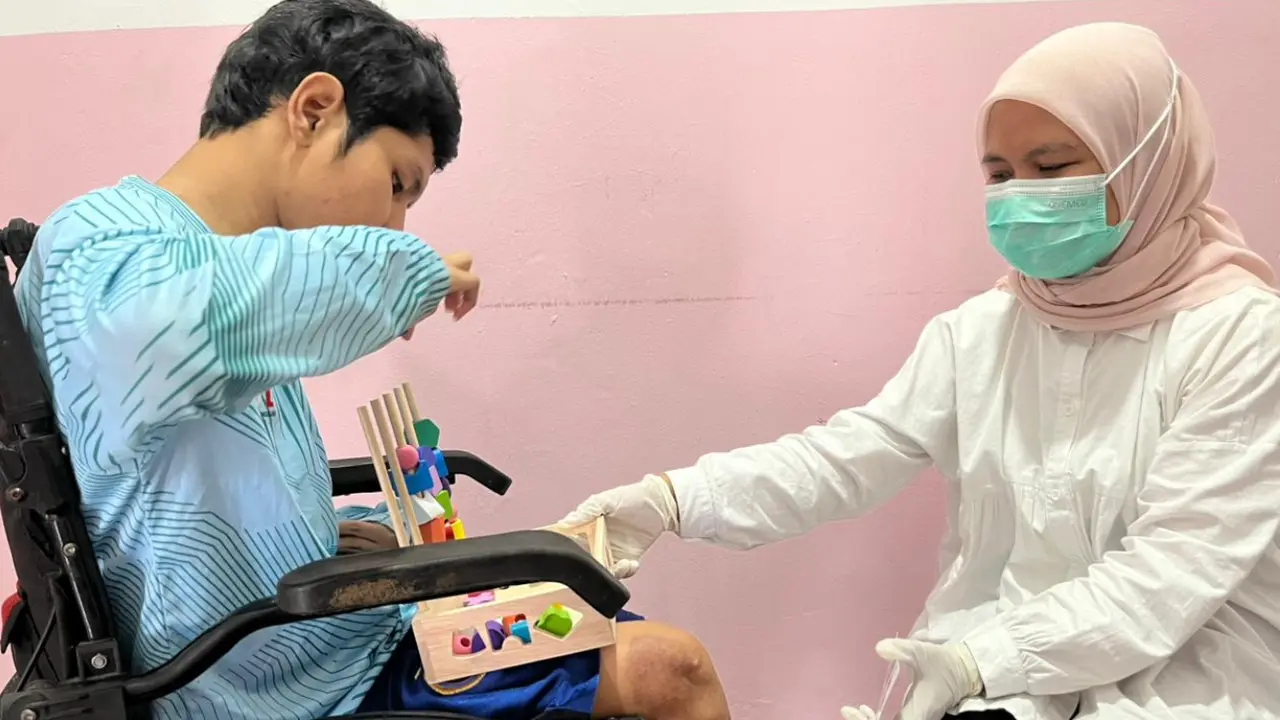 5 Kondisi yang Bikin Anak Butuh Terapi Wicara Sejak Dini