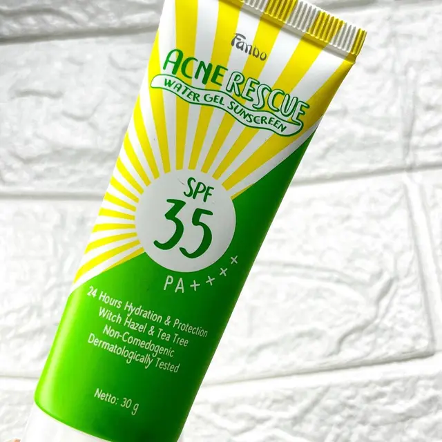 10 Rekomendasi Sunscreen yang Tepat untuk Kulit Berjerawat Edisi Terbaru 2024