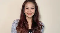Yoshie Patricia, perempuan Indonesia yang jadi salah satu penari latar Jungkook BTS di video musik Dreamers untuk Piala Dunia 2022. (dok. Instagram @yoshiepa77/https://www.instagram.com/p/CiTYFRBsEsQ/)