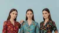9 Model Baju Batik Wanita Kancing Depan Modern Terbaru yang Wajib Kamu Miliki