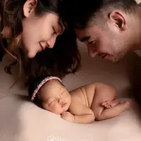 Potret Siti Badriah dan Krisjiana bersama putrinya Xarena. (Foto: Instagram/sitibadriahh)