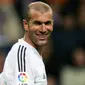 2. Zinedine Zidane – Legenda Prancis ini merupakan pemain tengah terbaik yang pernah ada di dunia. Pelatih Real Madrid saat itu pernah merasakan banyak gelar mulai juara Piala Dunia, Liga Champions dan La Liga. (AFP/Philippe Desmazes)