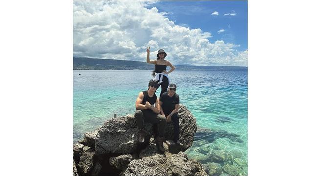 6 Potret Adik Ariel Tatum yang Jarang Tersorot, Selalu Kompak dengan Sang Ayah