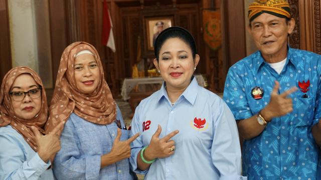 Semangati Prabowo Titiek Soeharto Dan Putranya Hadiri Debat Capres Regional Liputan6 Com
