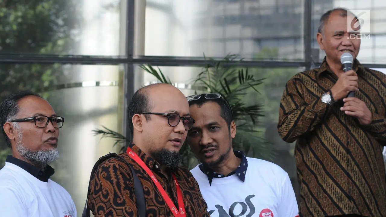 Salam Komando Novel Baswedan dan Pimpinan KPK di Hari Pertama Ngantor
