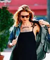 Belum genap setahun melahirkan anak pertamanya, Behati Prinsloo, istri dari Adam Levine ini dikabarkan sedang mengandung buah hatinya yang kedua. Kabar ini muncul setelah Behati mengunggah fotonya. (Instagram/behatiprinsloo)