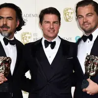 Alejandro Gonzales Inarritu, Tom Cruise dan Leonardo DiCaprio di BAFTA Awards 2016. foto: telegraph